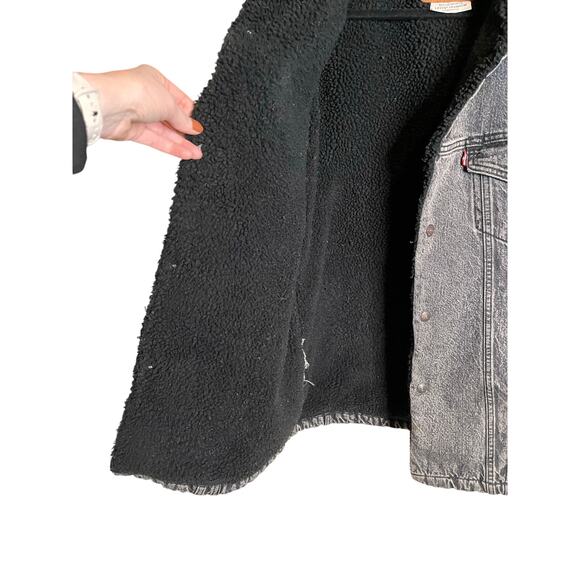 LEVI’S Trucker Sherpa lined denim jacket black acid wash longer length small - Picture 7 of 7